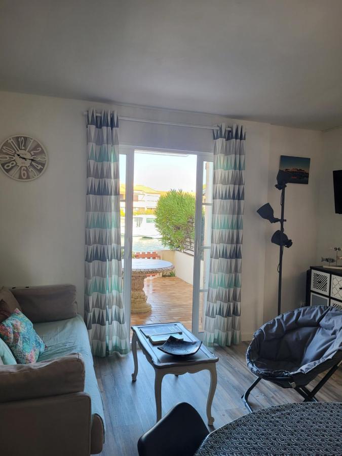 Villa Aux Capellans Sur La Marina Pour 4 Personnes - Vue Marina - Parking - Plage A 5 Min A Pied サン・シプリアン エクステリア 写真